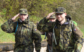 Pochodu Military Death March se pravidelně účastní vojáci.