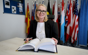 Z návštěvy ministryně obrany Jany Černochové u 25. plrp