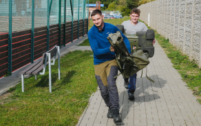 Zkusili si transport základních částí kompletu RBS-70. Ta nejlehčí váží přes 20 kg.