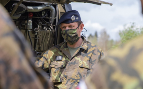 Praporčík Jan Fleischmann vede u strakonického útvaru řidičské kurzy.