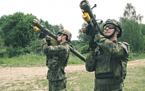 Připravovali se zde také vojáci, kteří budou střílet z protiletadlových raketových kompletů S-2M.