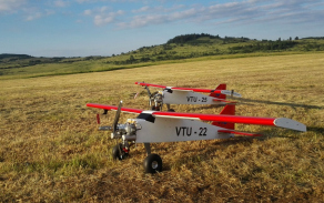 Bezpilotní prostředky, které vojákům imitují cíle typu dron.