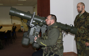 Zájemci si vyzkouší, jak se ovládá protiletadlový komplet RBS-70.