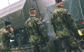 Dezinfekce techniky proběhla pod dohledem příslušníků čety chemické ochrany z 26. pluku velení, řízení a průzkumu.