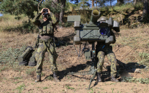 Jednotka je vyzbrojena protiletadlovými raketovými komplety RBS-70.
