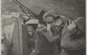 Detail lehkého kulometu vz. 26 se zaměřovačem vz. 32 a kulovým podstavcem.